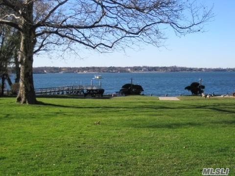 25 Dolphin Green G2b Port Washington New York Douglas Elliman