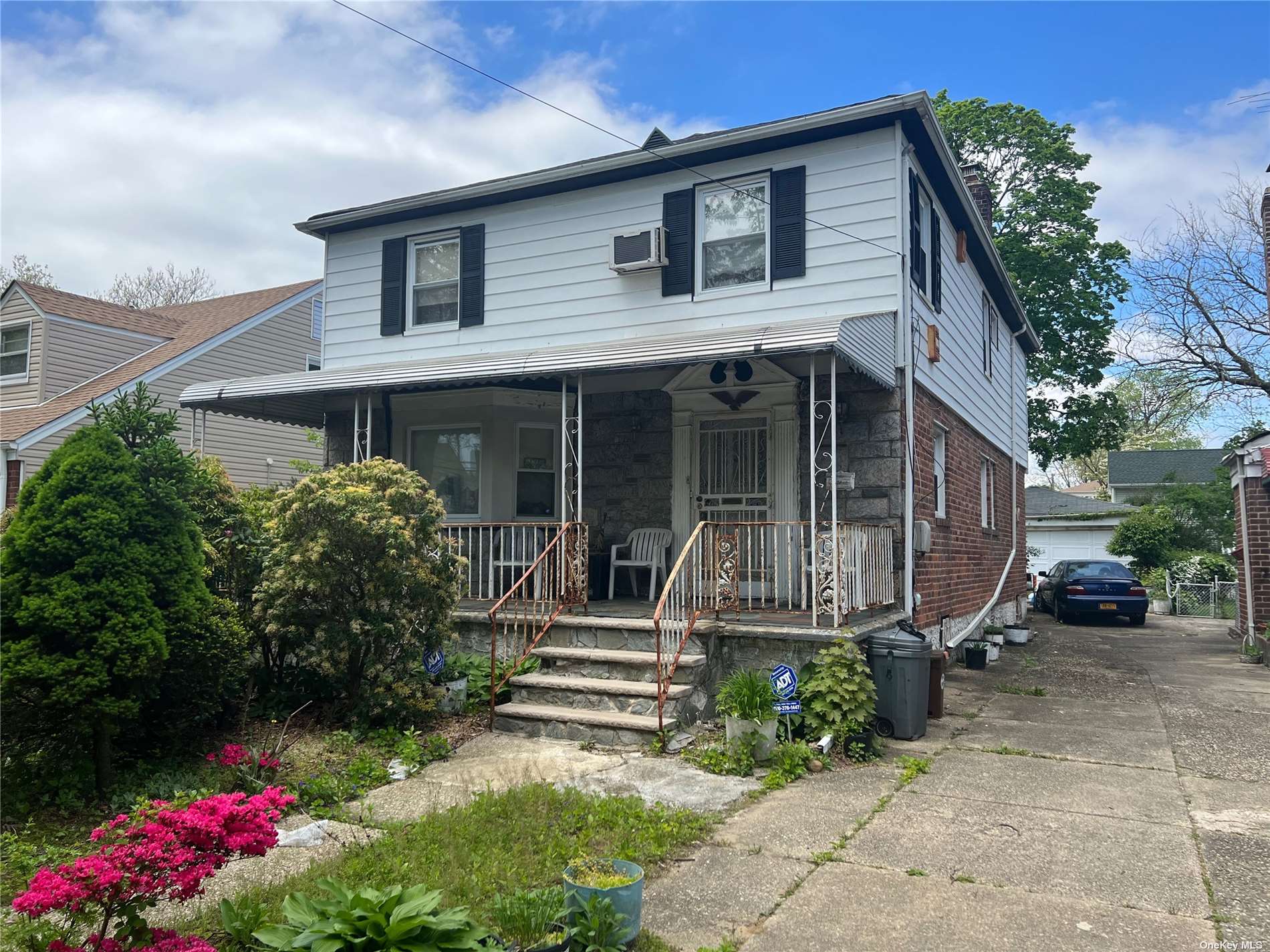 Single Family in Laurelton - 223rd  Queens, NY 11413