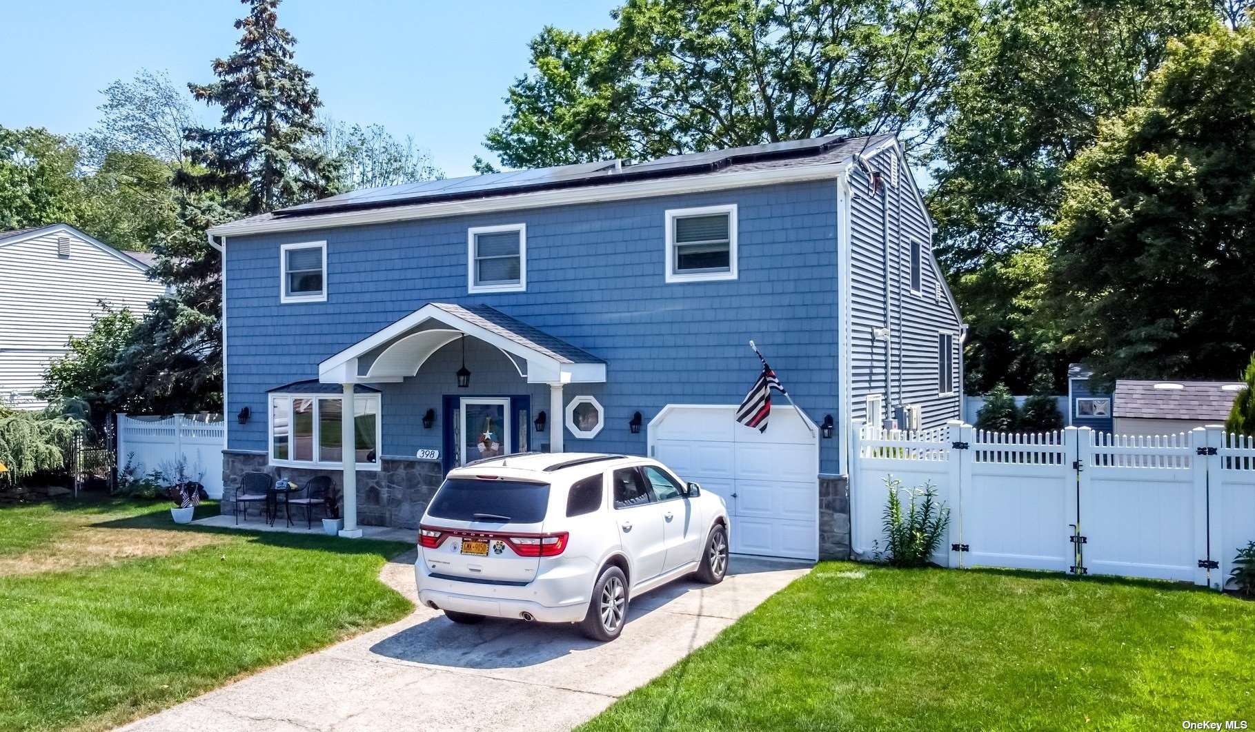 Listing in West Islip, NY