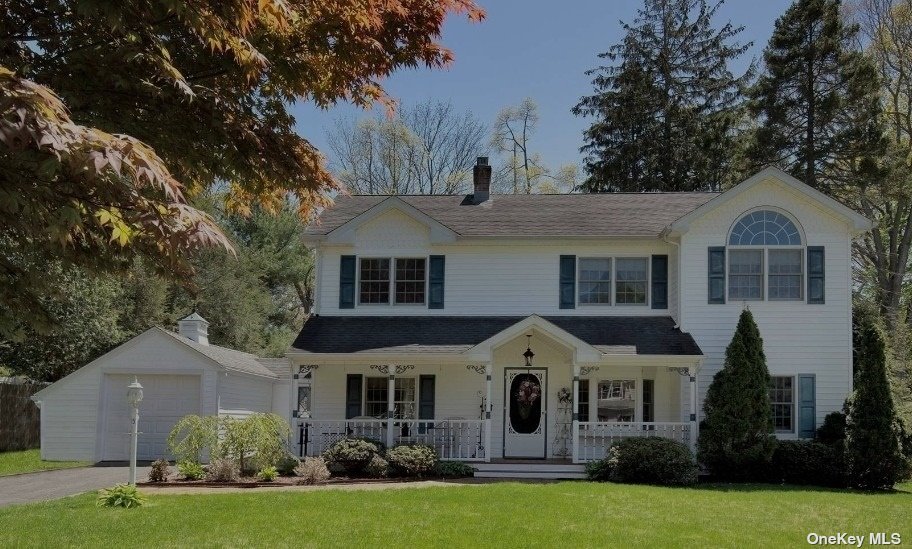 Single Family in Huntington - Severin  Suffolk, NY 11743