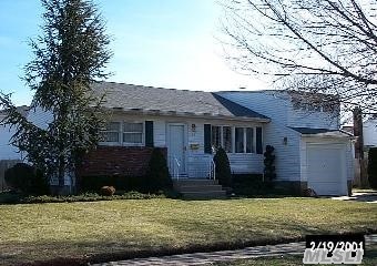 Imaculate Exp.Ranch With Updated Kitchen, Baths, Windows, And Vinyl Siding.All Gas Boiler, Hot Water Heater And Stove.