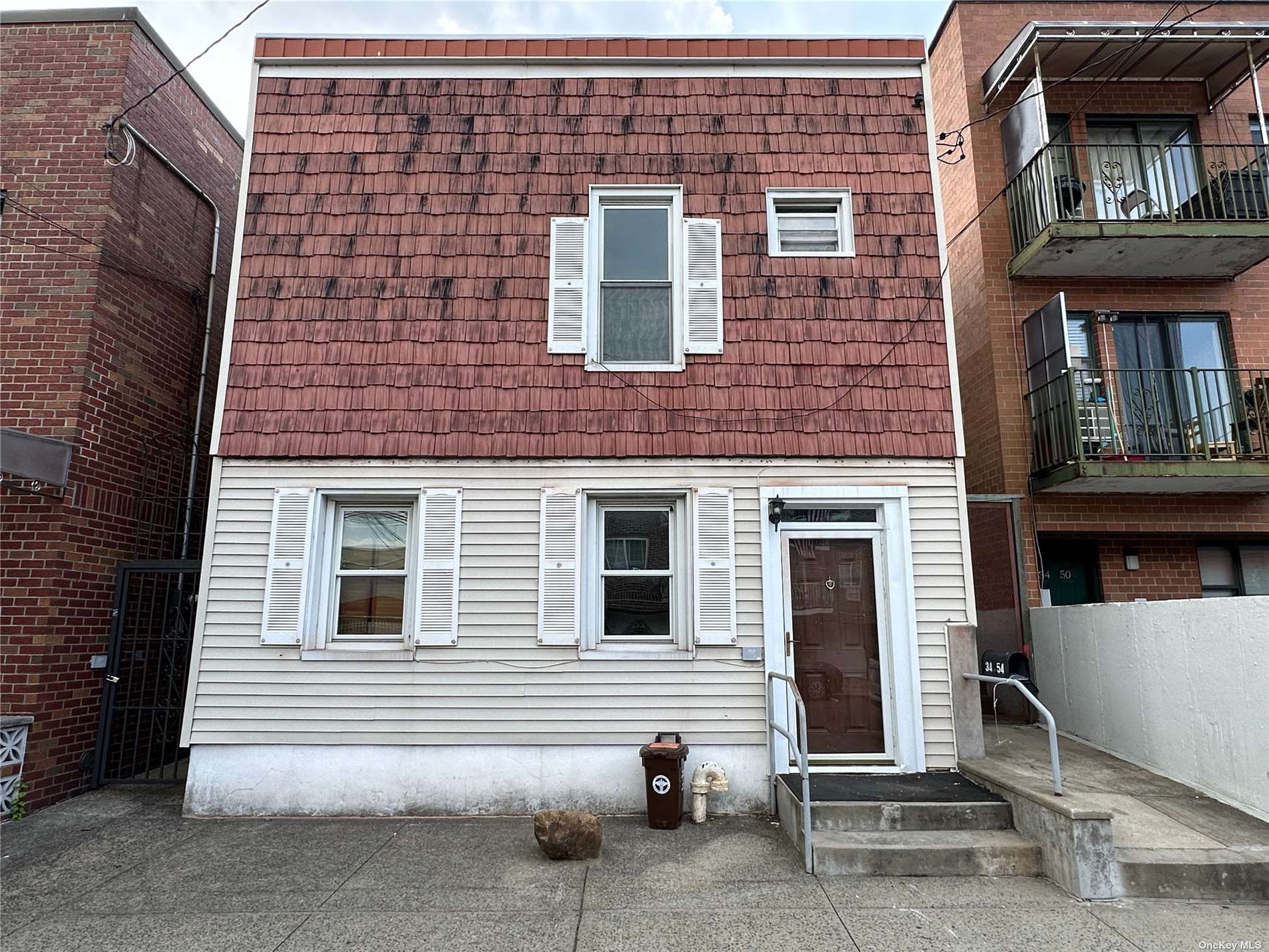 Single Family in Astoria - 10th  Queens, NY 11106