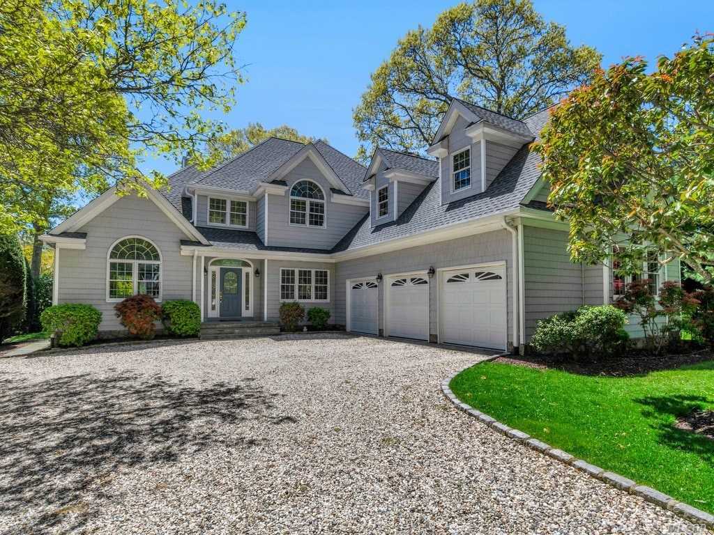 Beautiful, large home with private dock. Open floor plan, first floor master, thoughtfully designed home with private yard. Screened porch, 3 car garage, with large, unfinished bonus room with seperate entrance could be second master suite, in-law suite, home office. THe possibilities are endless. Turn-key home.