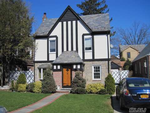 Stunning Bayside Hills Colonial On A Beautiful Tree Lined Street. Granite Kitchen,Renovated Limestone Bath, Central Air, Finished Basement.Move Right In. Sd#26. Convenient To Transportation, Schools, Shopping & Houses Of Worship.