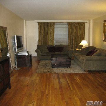 Prewar Unit, Hardwood Floors, Must See, Updated Kitchen And Bathroom, Southern Exposure, Bright, Pets Ok , 30 Lbs