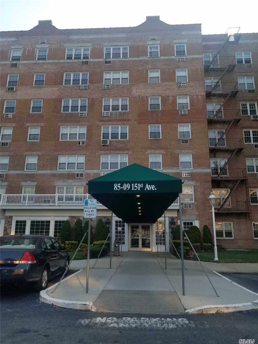 Mint Condition Spacious One Bedroom. Lots Of Closet Space And Extra Room That Can Be Second Bedroom, Convenience To Shopping, School, Transportation, Express Buses To Midtown.