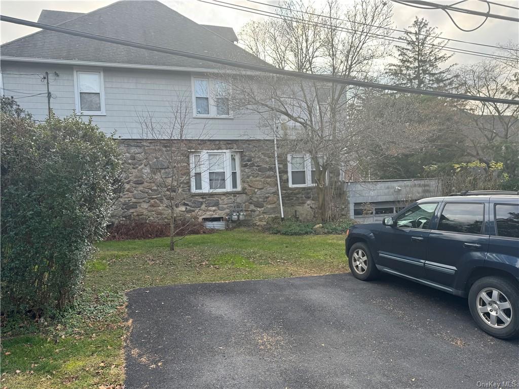 Single Family in Mount Pleasant - Commerce  Westchester, NY 10532