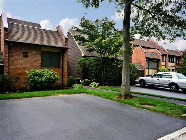 Wonderful Southgate Condo, Brussels Model! All Updated Featuring New Kitchen With Maple Cabinets And Stone Counters, 2 New Baths, Fresh Paint And Carpet, Vaulted Celings, Driveway Parking, Private Patio. Amenities Include Community Pool, Tennis & Clubhouse. Move In And Relax To This Beautiful All Updated Unit!