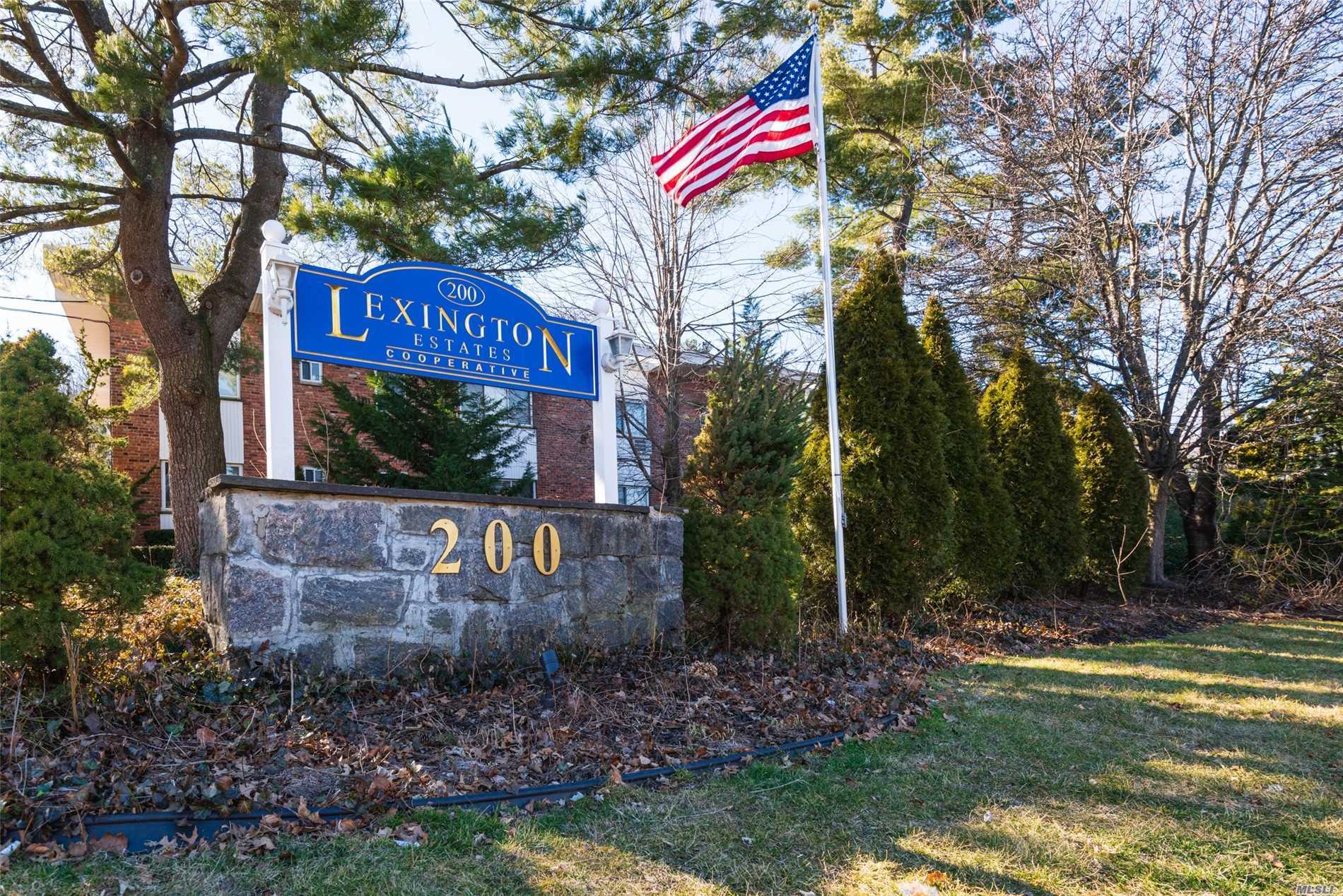 Spacious Second Floor One Bedroom Unit With Gleaming Hardwood Floors Throughout! Brand New Kitchen And Beautiful Stainless Steel Appliances. Updated Bathroom. Ample Storage. Near Restaurants, Town, Beach, Park & Lirr. Great Location!!