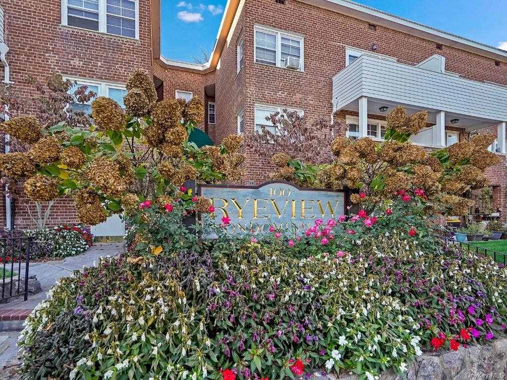 Apartment in Rye - Theodore Fremd  Westchester, NY 10580