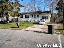 Single Family in Bellport - Pace  Suffolk, NY 11713
