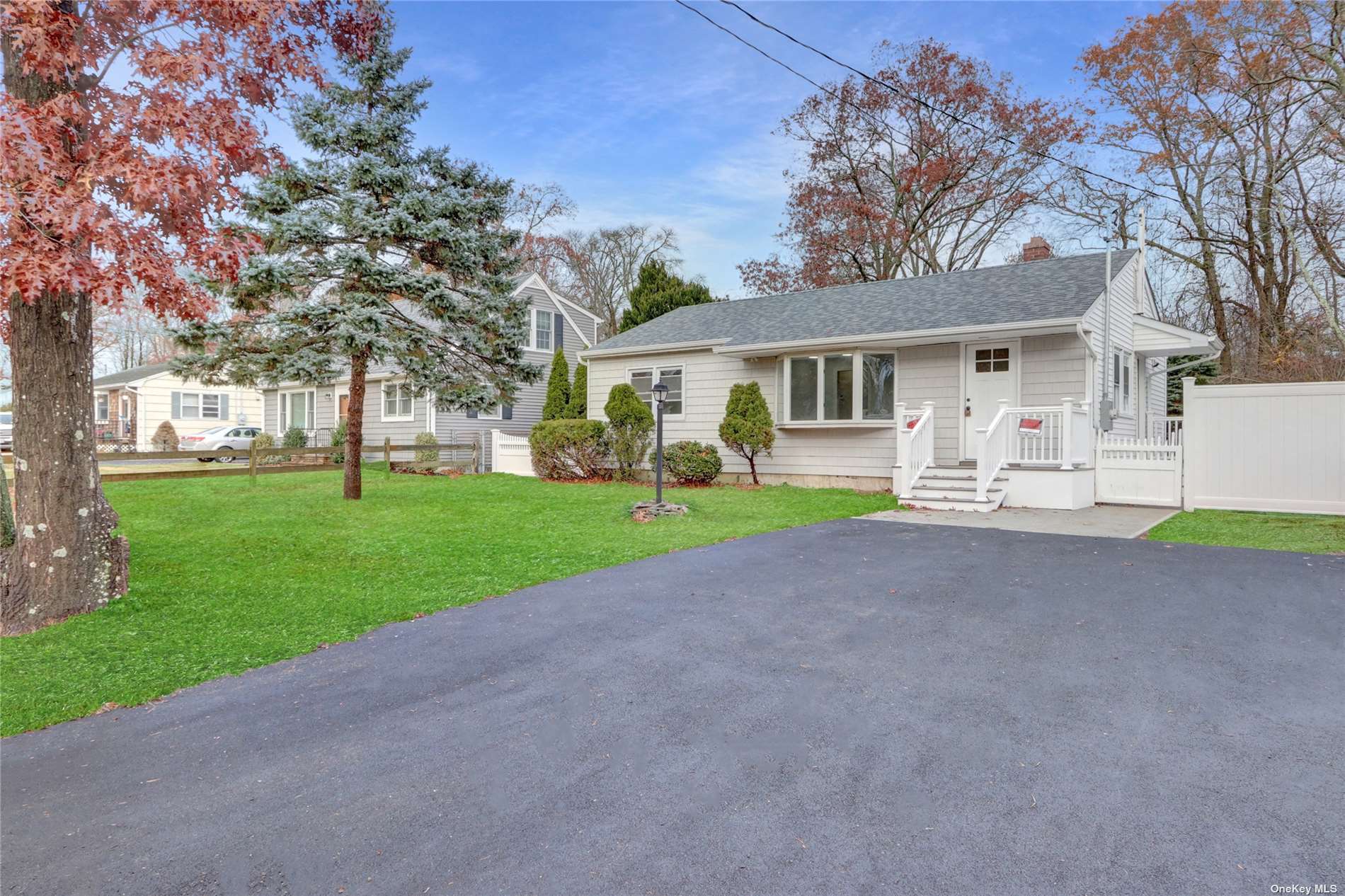 Single Family in Riverhead - Ostrander  Suffolk, NY 11901