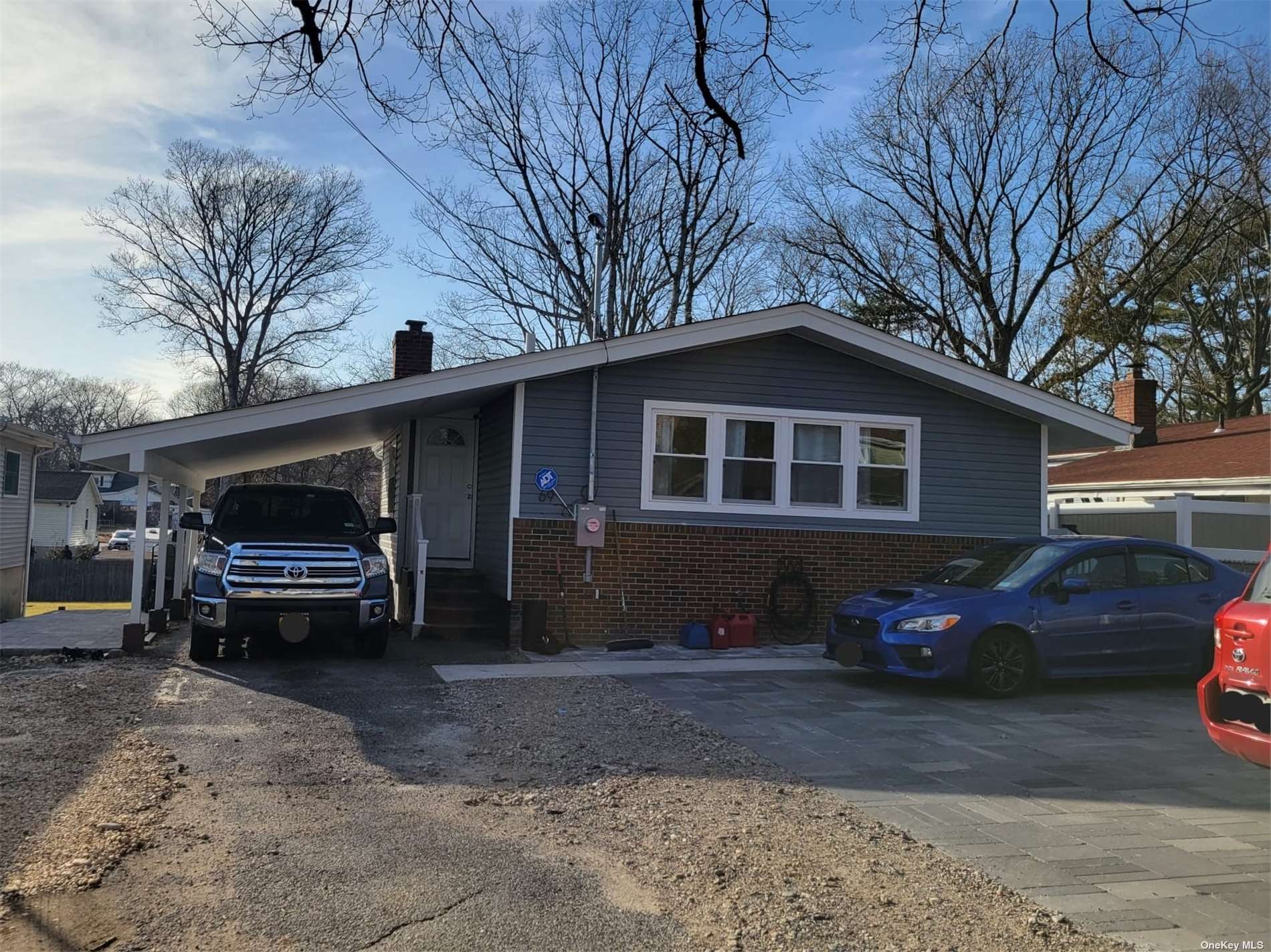 Single Family in Huntington Station - 10th  Suffolk, NY 11746