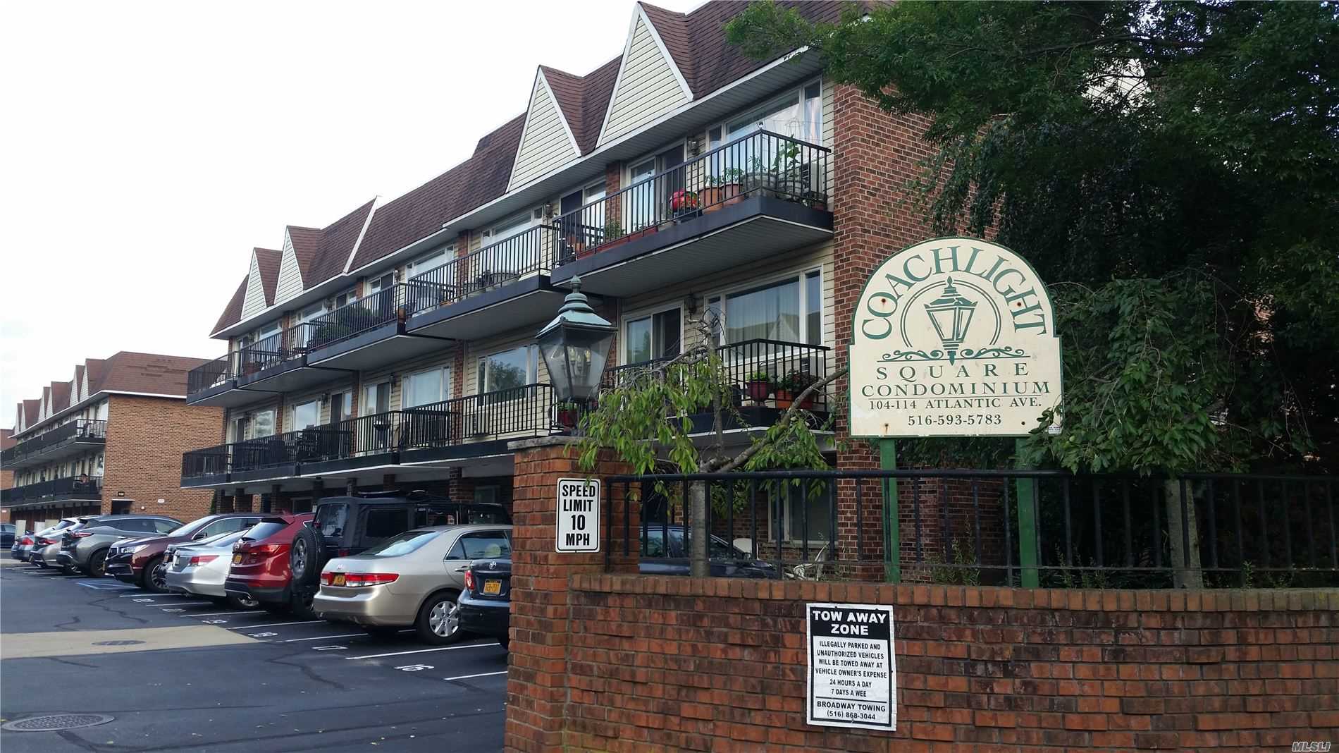 Desireable Coachlight 1 bdrm. 1st. Fl. Condo - Walk to LIRR - Schools, Shopping & Restaurants. Private Parking Spot and plenty of visitor parking, Washer & Dryer in the apartment. Privet storage room.Front patio. Pets welcome, Lynbrook School District 20. This Condo won&rsquo;t last.