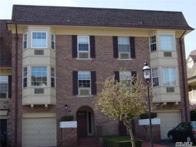 Resort Style Living, Great Location Quite Third Floor Unit Living Rm, Dinning Rm, 3 Bedrooms, 2 Baths, Garage Driveway, Plus Basement Storage Rm, Many Amenities, Pools, Gym , Racquetball, Basketball, Tennis, Children&rsquo;s Play Ground.