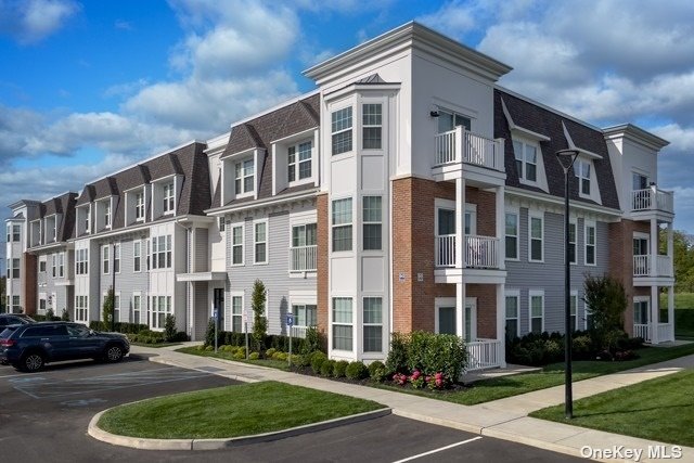 Apartment in Central Islip - Circle  Suffolk, NY 11722
