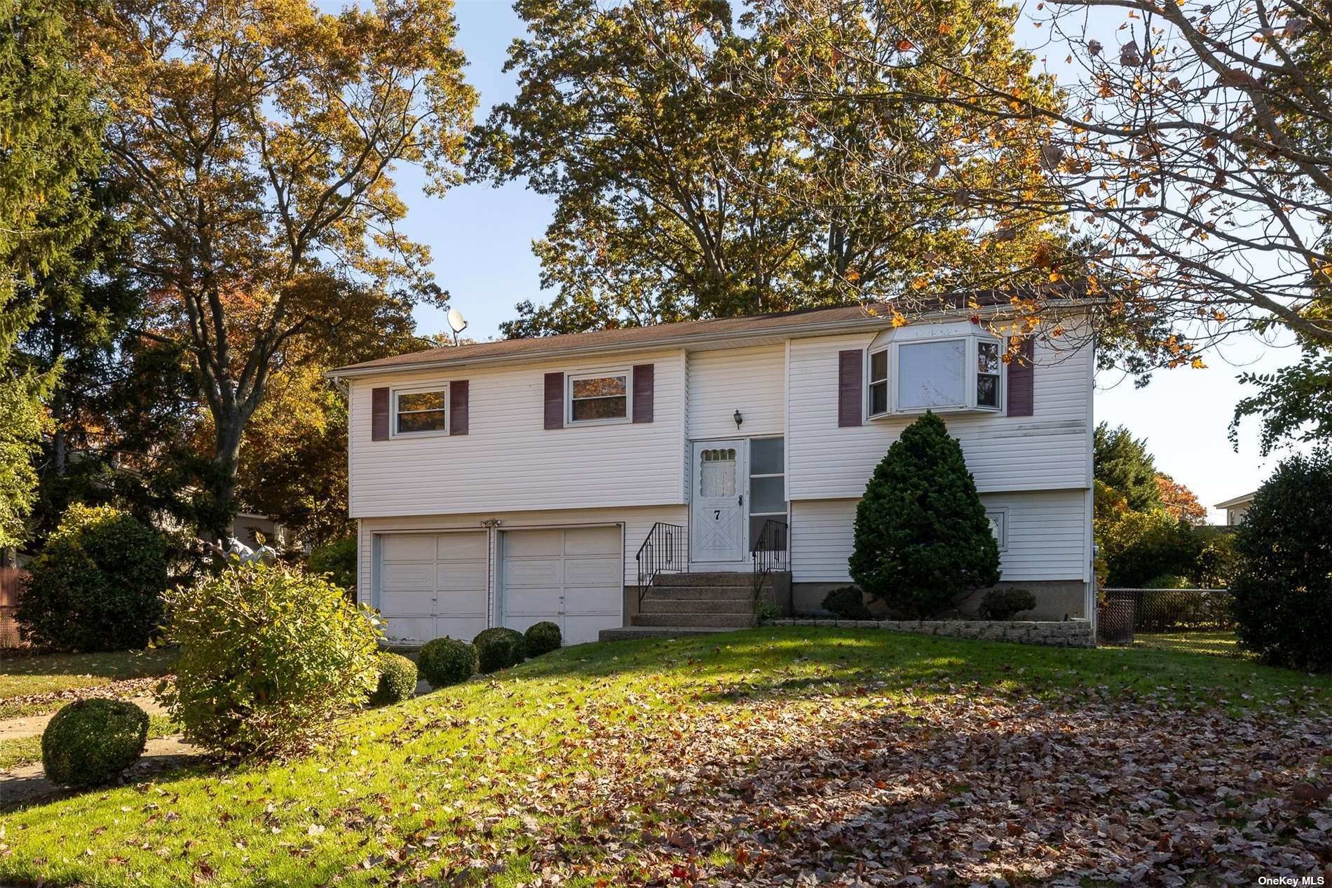 Single Family in Brentwood - Sun  Suffolk, NY 11717