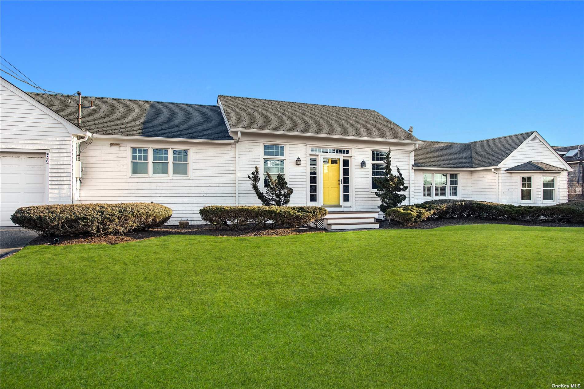 House in Quogue - Dune  Suffolk, NY 11959