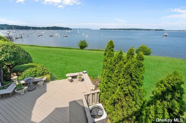 Single Family in Northport - Malcolms Landing  Suffolk, NY 11768