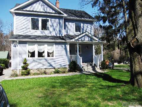   This Property Is A Winner! Great 4 Bedroom  Custom Built And Finished In 2008 With Quality Materials Offering An Abundance Of Natural Light And Outdoor Views From The Generous Windows Throughout.  Gn Park District And Transportation.