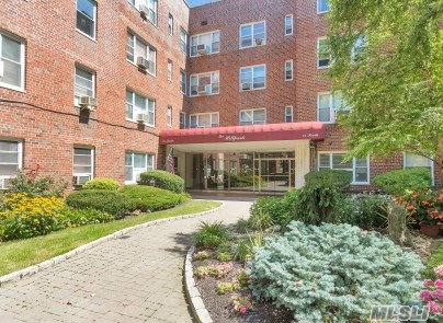 Welcome To The Hillpark, One Of Gn&rsquo;s Premier Buildings. This 2nd Floor Jr4, In Excess Of 900 Square Feet Has It All. Glistening Hardwood Floors, Newly Painted, Updated Kitchen & Bath. Building Offers Best Location, Close To Lirr, Shopping & Parks, Super Low Monthly Fee