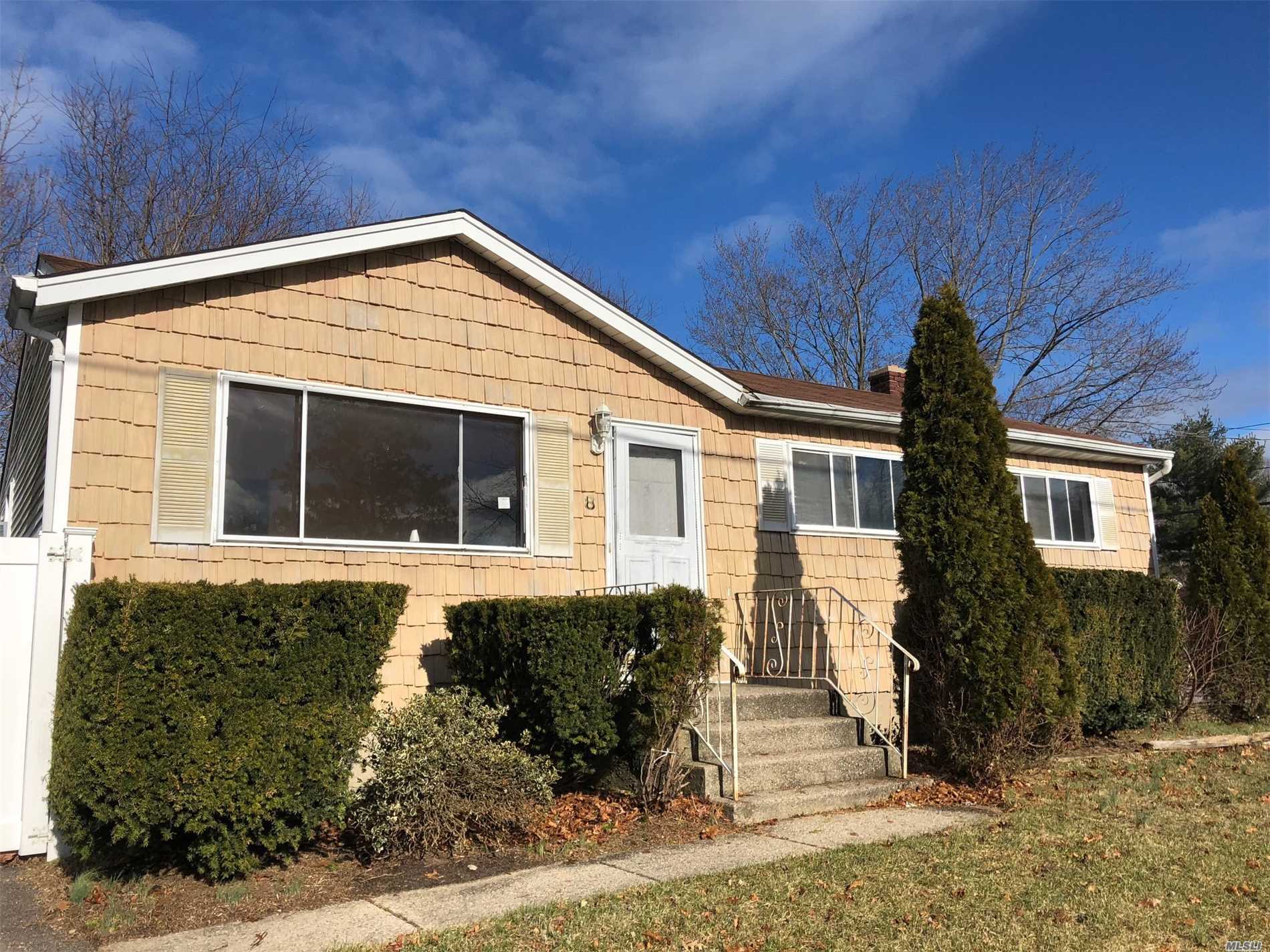 Cozy 3 Bedroom 1 Bath Ranch With Hardwood Floors Throughout. Nice Size Kitchen With Dining Area, Bright And Sunny Living Room. Full Basement That Can Be Finished For Additional Living Space. Perfect Starter Home For The 1st Time Buyer!