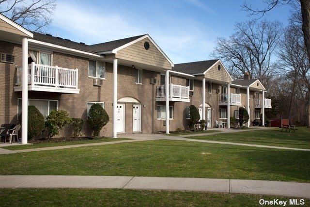 Apartment in Coram - Beaumont  Suffolk, NY 11727