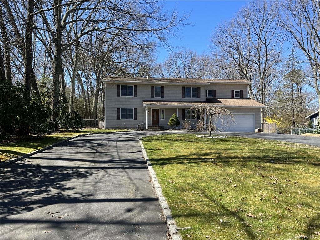 Single Family in Smithtown - Fairoaks  Suffolk, NY 11787