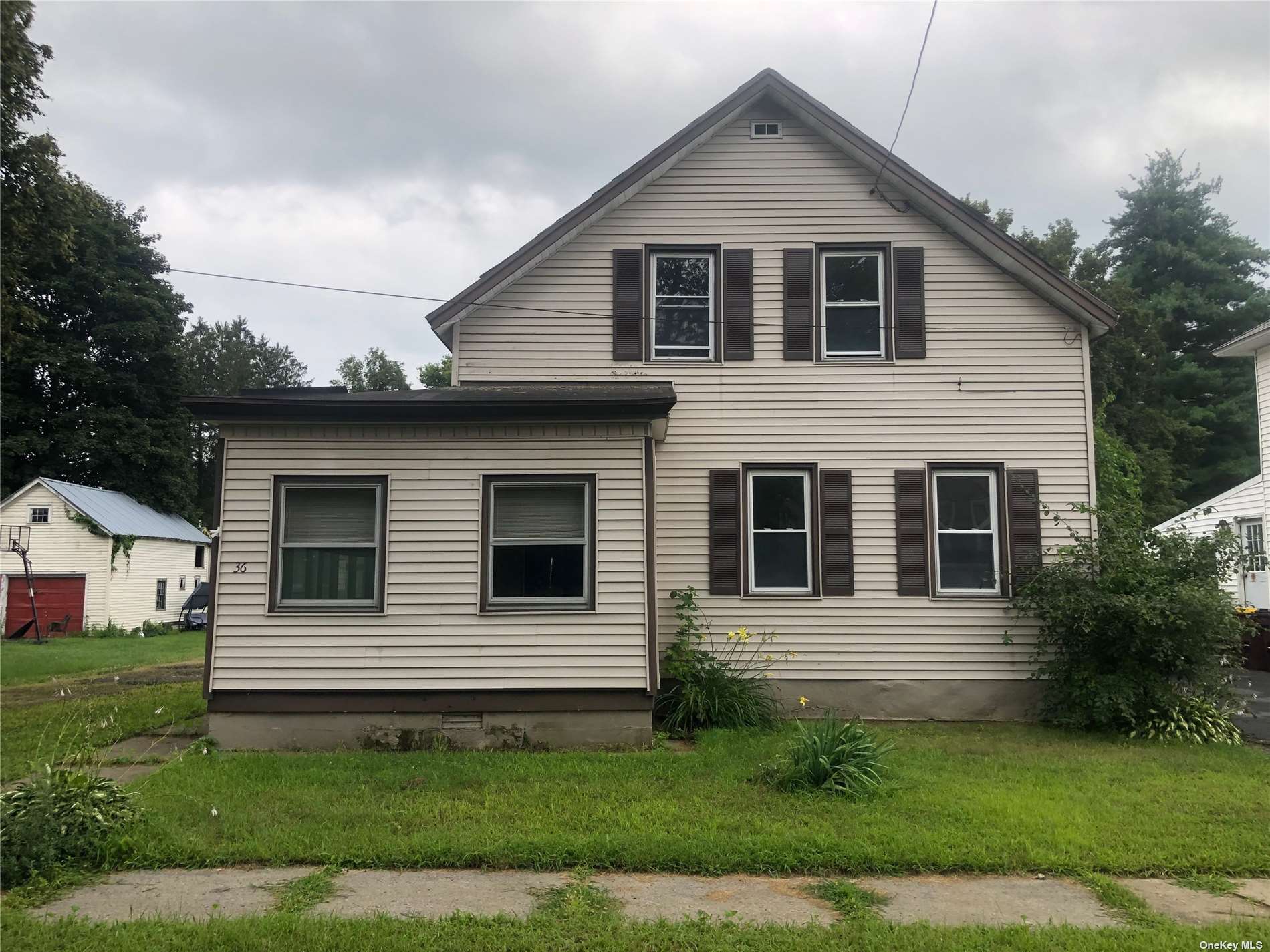Single Family in Fort Edward - Center  Out Of Area, NY 12828