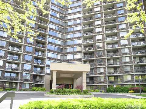 Great Waterview, 2.5 Br, R Line, Woodfloor, Many Many Closet, Moving Condition,