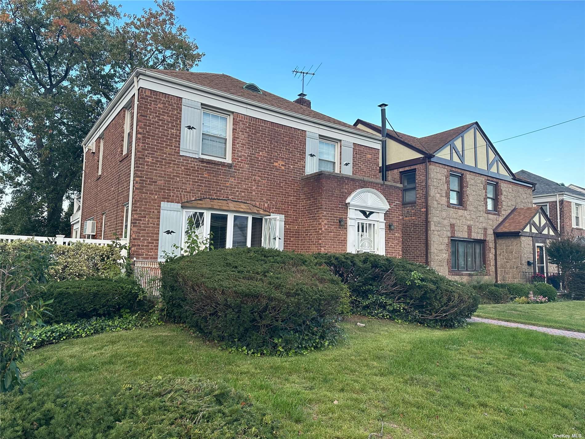 Single Family in Laurelton - 138  Queens, NY 11413