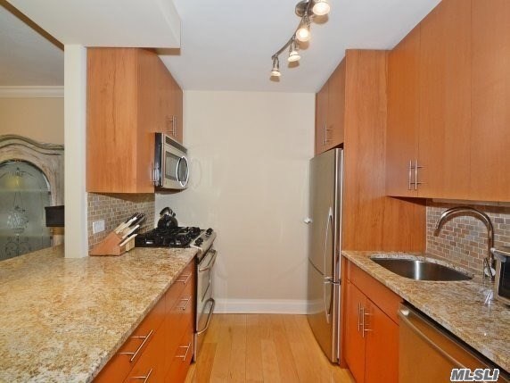 Luxury Living- 2 Bedrooms, 2 Baths, Open Kitchen, Renovated. . Move In Condition Immaculate Lg.Terrace, Taxes, , Gas & Elec Included In Maint. Amenities 24 Hr Doorman,  Restaurant/Deli/Grocery Store., Dry Cleaners, Beauty Spa, , Pool, Health Club , Tennis. Priced To Sell.                             Total Monthly Outlay = $1, 300.75 & $149 Parking.
