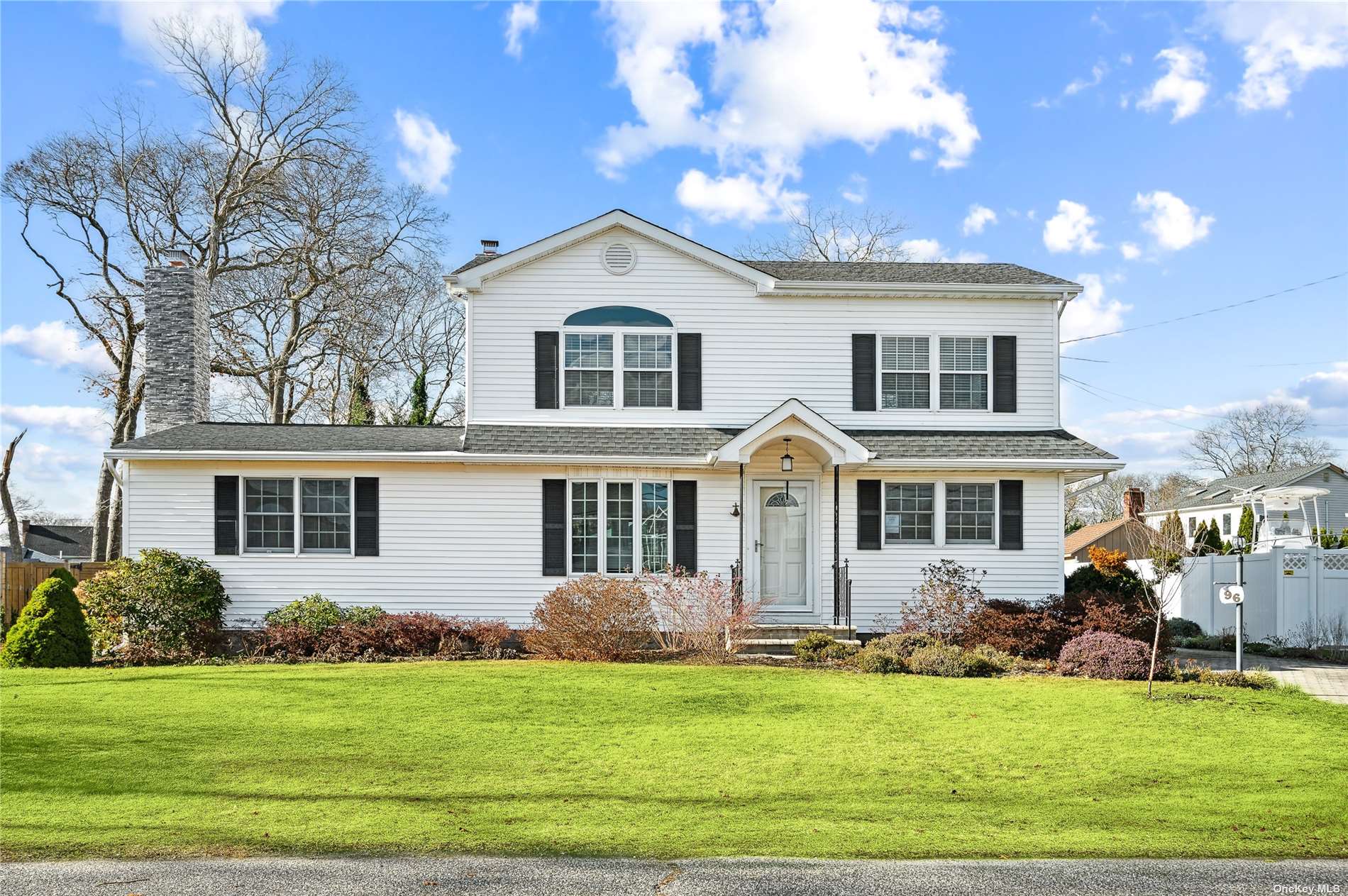 Single Family in Center Moriches - Hewitt  Suffolk, NY 11934