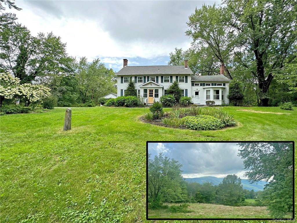 Single Family in Saugerties - Harry Wells  Ulster, NY 12477