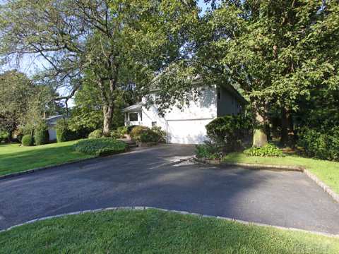 Beautiful Open And Inviting Floor Plan Welcomes You With A Sky-Lit Entry And Sunken Great Room. Spacious Rooms Throughout This Home, Fireplace, Office, Fabulous Family Room, Lovely Grounds And Large Deck. *East Hills Park* Motivated Seller*