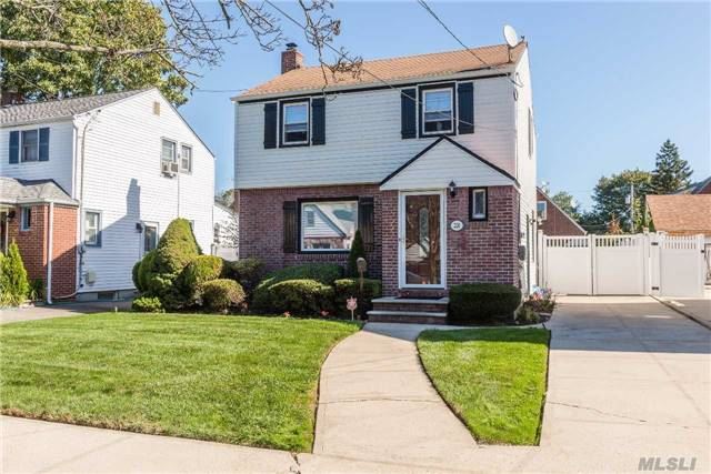 Cozy Side Hall Colonial Located Minutes Away From Dining, Shopping & Mass Transit. 1st Flr Offers Living Rm, Formal Dining Rm And Kitchen With Access To Rear Wooden Deck. 2nd Flr Features 2 Bedrooms & Full Bath. Full Finished Heated Basement With Washer /Dryer & Utilities.