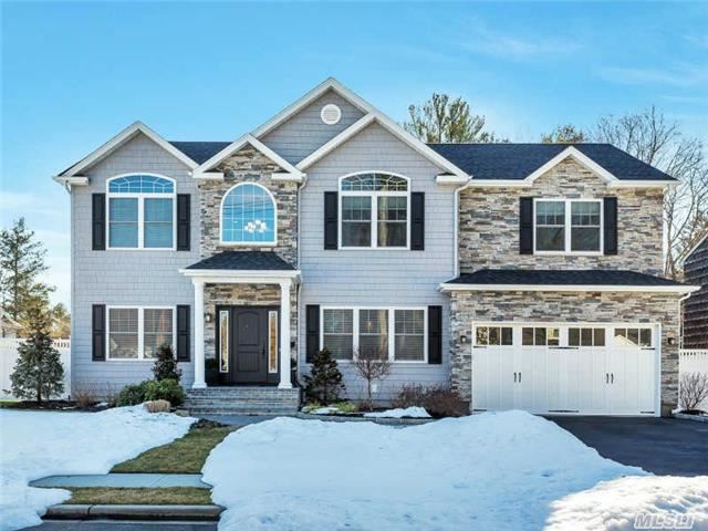 N.Syosset 2014 Construc.Grand 2 Story Entry, 3800 Square Feet Of Luxury Living Space.9'Ceiling Height On 1st Flr, W/Crown, Base&Wall Moldings. Formal Lr W/French Doors To Den W/Marble Floor To Ceiling Gas Fp, Gourmet Center Island White Kit W/ Professional Ss Appl. Radiant Heat, Dr W/Coffered Ceiling, Master Suit W/2 Wi Closets, Steam Shower&Free , Fin.Bsmt W/Prof Theater.