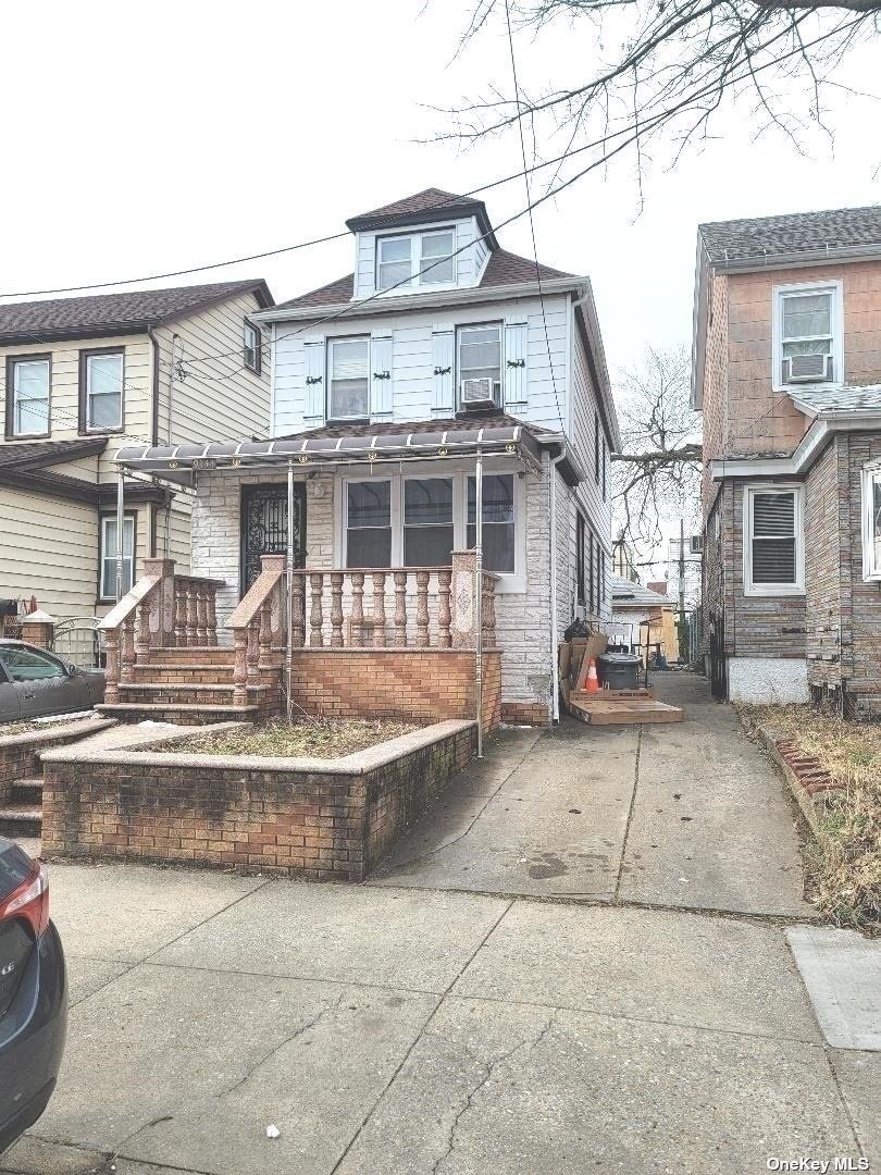 Single Family in Hollis - 204th  Queens, NY 11423