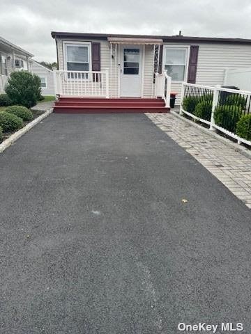 Listing in Manorville, NY