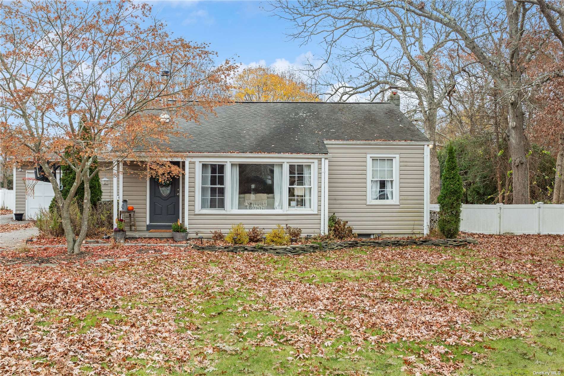 Single Family in Bellport - Champlin  Suffolk, NY 11713