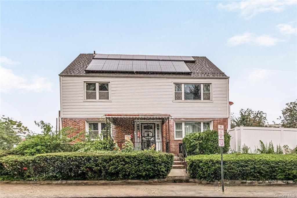 Single Family in Yonkers - Bayley  Westchester, NY 10705