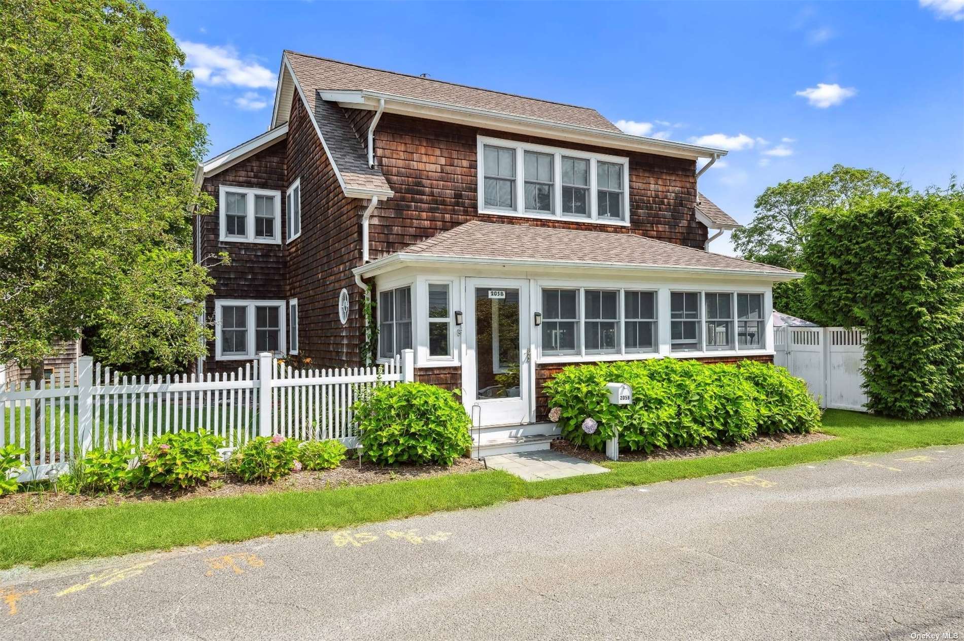 Single Family in Southampton - Windmill  Suffolk, NY 11968