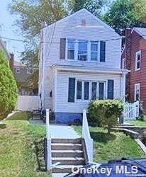 Single Family in Queens Village - 219th  Queens, NY 11429