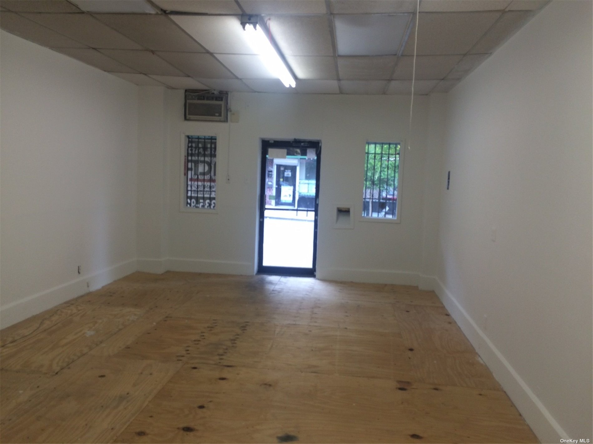Commercial Lease in Woodside - 63rd  Queens, NY 11377