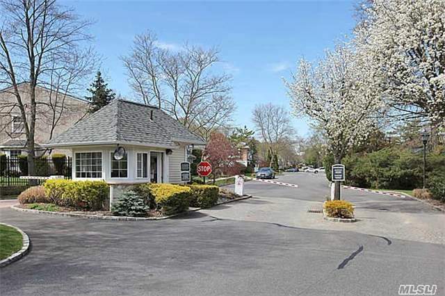 Are You Ready For The Country Club Lifestyle That Is Hidden Ridge. Only Gated Community In Syosset Pool Tennis Clubhouse Well Maintained End Unit 3 Br Or 2 Br&rsquo;s With Upstairs Loft Parking Right Outside Your Door Willets Elementary