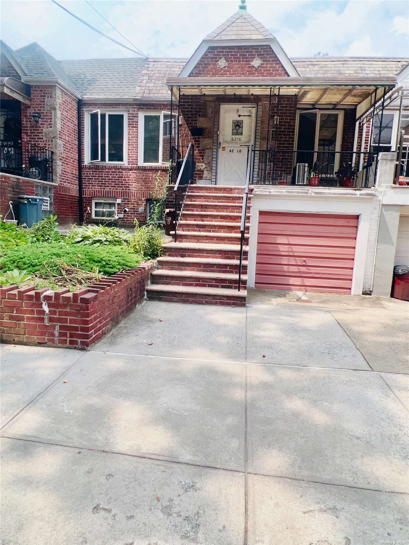 Single Family in Middle Village - 84th  Queens, NY 11379