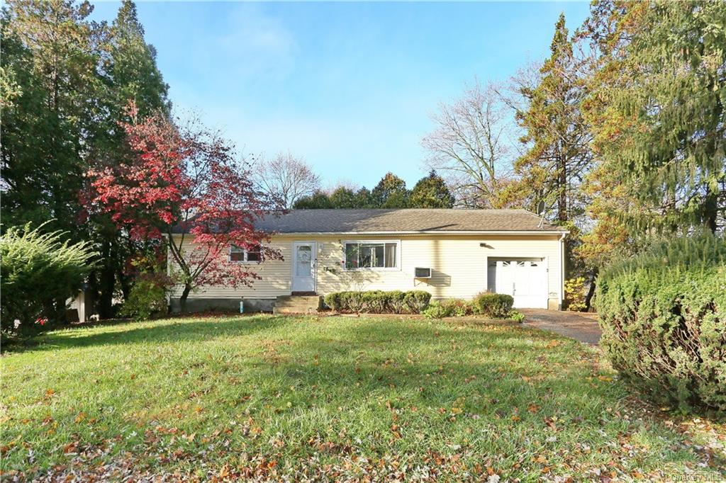 Single Family in Clarkstown - Louise  Rockland, NY 10954