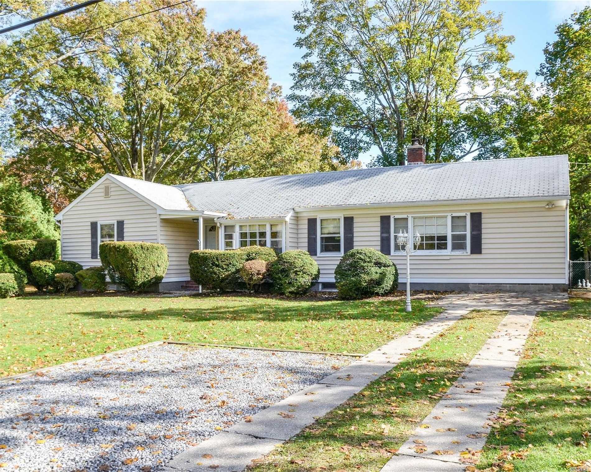 Just list, Ranch home in Southwood. Convenient to all, this home needs a little TLC, but great potential. Hardwood floors, pretty back yard hedged for privacy.