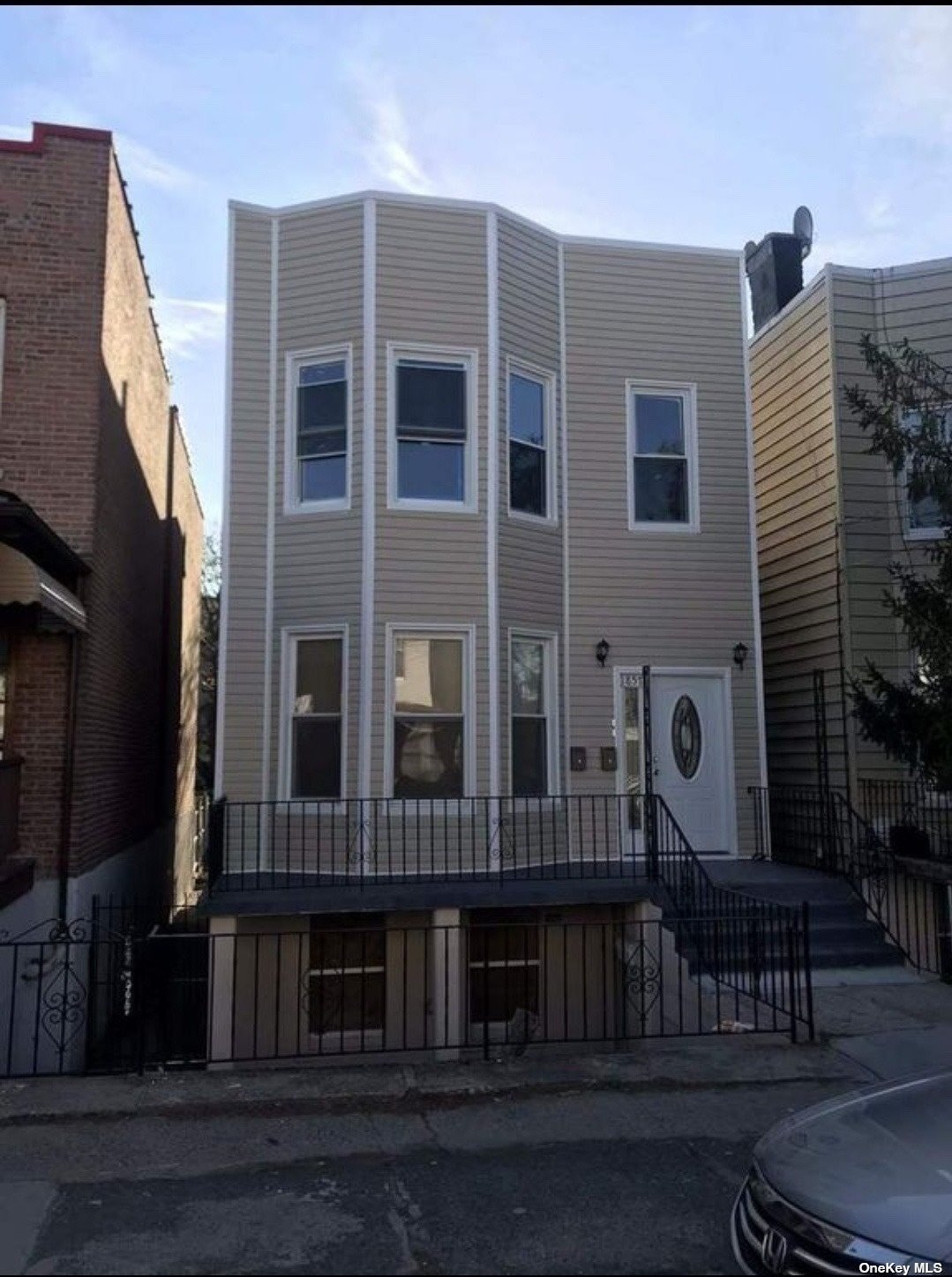 Two Family in Bronx - Holland  Bronx, NY 10462