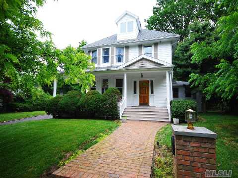 Renovated & Spacious Victorian Col In The Beaut Thomaston Area Of Great Neck South School District. Features Incl A Stunning Living Room W/Fireplace, A Den W/Fireplace & A Jacuzzi, Lrge Frml Dining Rm W/Wood Floor, A New Eat-In Kitchen Featuring All Wood Cabinets Plus Granite Countertops And A Large Pantry. There Are 4 Large Bedrooms And 5 New Baths. Fin Bsmt & 2 Car Gar.